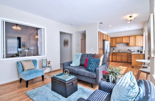 Carmine - Parkmont House | MSP1: 4bd/2.5ba home with easy access to 68O, 1O1, 88O Fwys