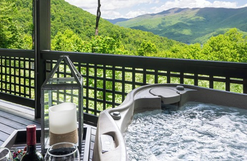 Laurel Ridge Apartment | Mt. Admirals Retreat ~ Mountain-LakeViews,HotTub-FirePit-Hiking-Biking-HypoDogs