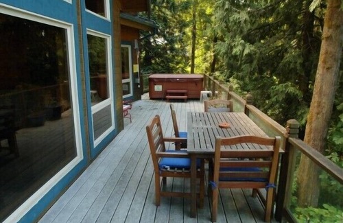 Maple Falls House | Mt. Baker Lodging Cabin 7 – Sleeps 8!