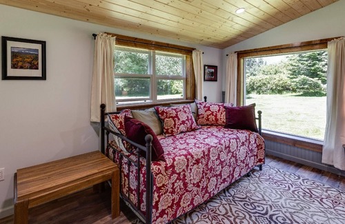 Maple Falls House | Mt. Baker Lodging Cabin 71 – SLEEPS 4!