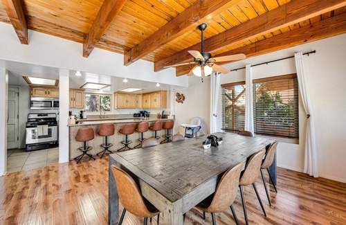 Big Bear City Ski Chalet | Mt Doble Dream Home ~ Spacious home with fenced yard, hot tub, firepit, grill, game room