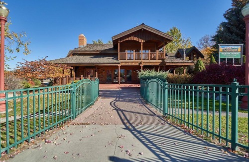 Joseph Condo | Mt. Joseph Lodge in Downtown Joseph: Unit #1