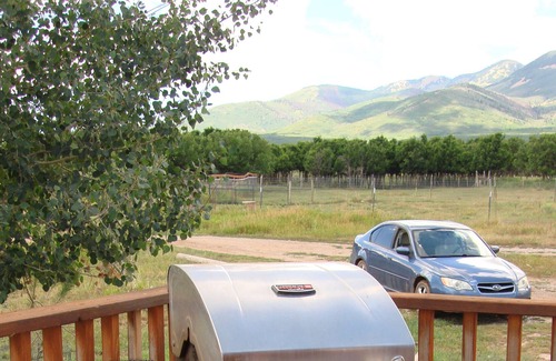 La Sal Cabin | Mt. Peale Sanctuary and Retreat Cabins