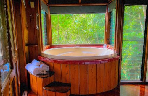 Peeramon Cabin | Mt Quincan Crater Retreat