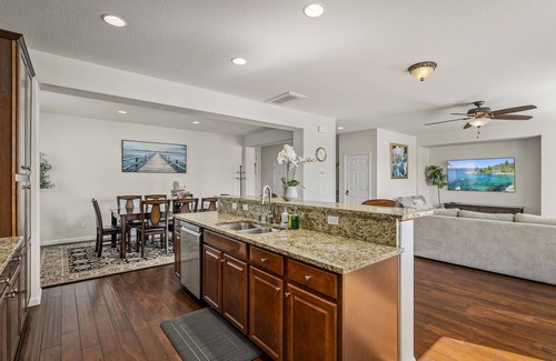Reno House | Mt Views 5 Beds 3 Baths Home: Open FloorPlan 20 mins to Mt Rose 35 Mins to Tahoe