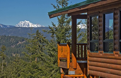 Cle Elum Ski Chalet | Mt VIEWS, HGTV - Spectacular Summer Dream LOG HOME, A Family friendly escape!