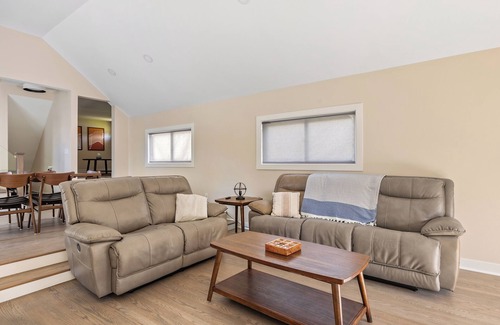 La Porte House | MTM Premier, Modern 3 Bedroom, 2 1/2 baths