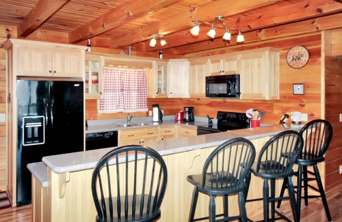 Vein Mountain Cabin | Mtn cabin with views! Short drive to Asheville, Chimney Rock, and Lake James!