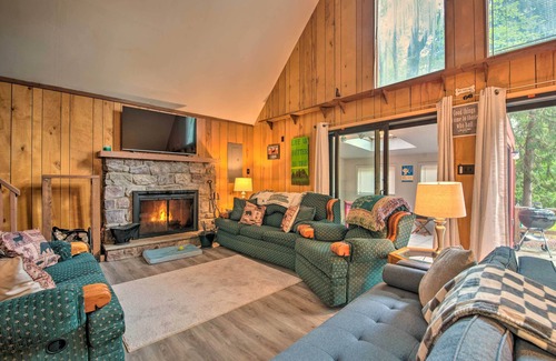 White Haven House | Mtn Getaway w/ Indoor Hot Tub, Golfers Welcome!