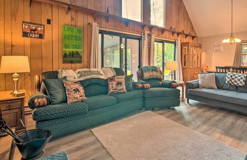 White Haven House | Mtn Getaway w/ Indoor Hot Tub, Golfers Welcome!