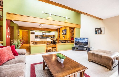 Sandy Apartment | Mtn. Home-Sauna, Pool Table, Mins to Ski/Hike/Bike