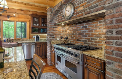 Burnsville Cabin | Mtn Sunsets Lodge, Hot Tub, Mtn Views, Fireplaces, River Access, WiFi, Private!