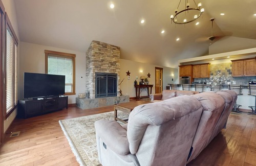 Cle Elum Cabin | Mtn-view cabin with private hot tub, game room, firepit, large deck, fireplaces
