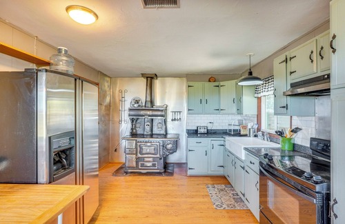 Patagonia Cabin | Mtn-View Haven: 24 Mi to Patagonia Lake!