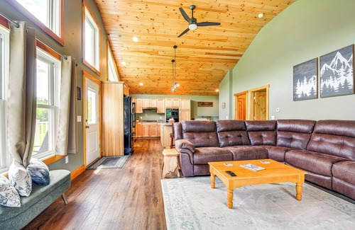 Montgomery Center House | Mtn-View Home 6 Mi to Jay Peak Resort: Fish & Hike