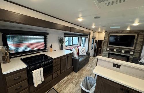 Draper House | MTS #121 - 45' Deluxe RV