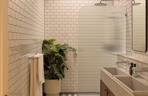 Newtown Apartment | Mucca Suite - Boutique Apartment in Newtown