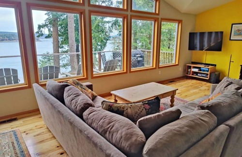 Lopez Island House | Mud Bay Waterfront - Wi-Fi - Tons of Privacy