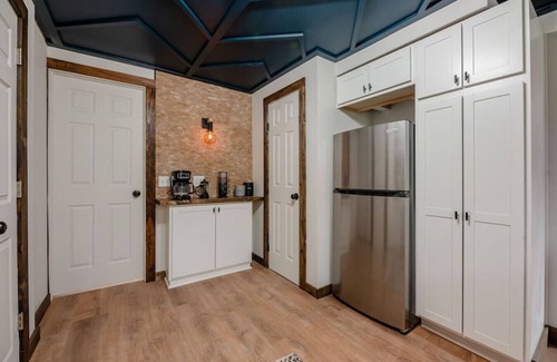 Canandaigua House | Mud Creek Lodge .1 mi to Bristol Mountain/Hot Tub/Creek