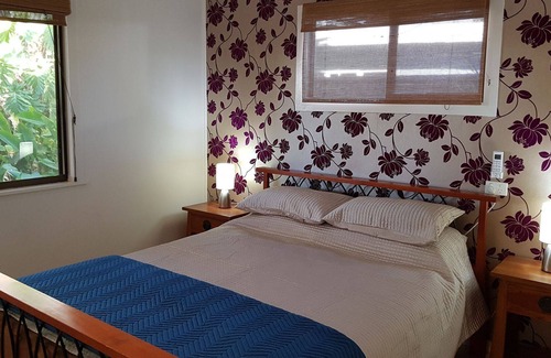 Mudjimba House | Mudjimba Beach House pets allowed inside & walk to surf beach