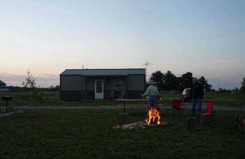 Murphysboro Cabin | Mudline Lodging your premier Cabin Rental in Southern Illinois!