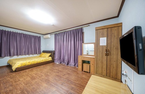 Seolcheon-myeon House | Muju Hodunamu Pension