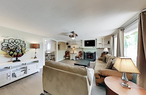Woodfin House | Mulberry Forest Manor