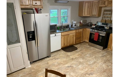Fishers Hill Other | Mulberry Run Farmhouse - Steps away from family-run Farm Market!