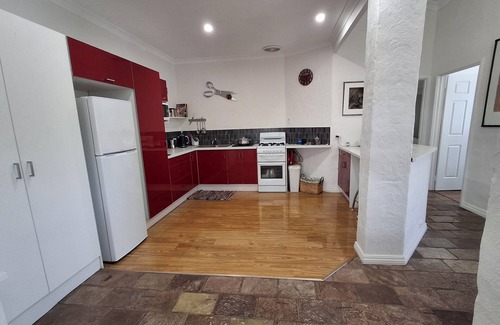 Mullaloo House | Mullaloo Retreat - located close to one of the finest Perth Beaches