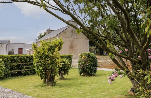 Donegal Cottage | MULROY COTTAGE, family friendly, with open fire in Downings