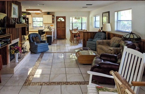 Dunnellon House | Multi-Night Discounts/Comp Days Nov 1 - Mar 1, Sleeps 11 in Beds