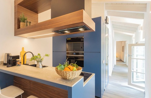 Como City Centre Apartment | Muralto's Nest - Two Bedroom Apartment, Sleeps 4