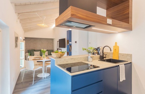 Como City Centre Apartment | Muralto's Nest - Two Bedroom Apartment, Sleeps 4