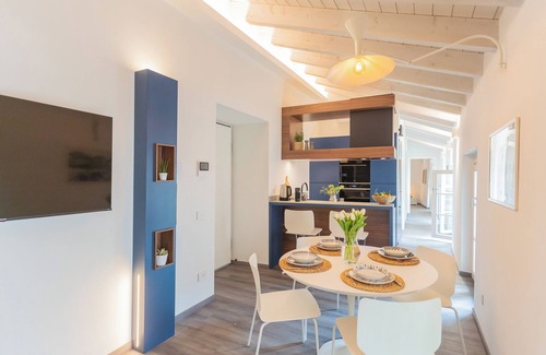 Como City Centre Apartment | Muralto's Nest - Two Bedroom Apartment, Sleeps 4