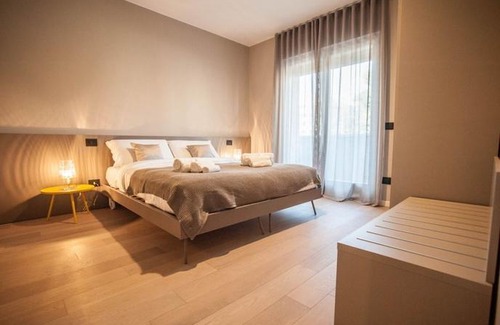 Sud-Ovest Apartment | Murari Brà - Fiera Suite 01