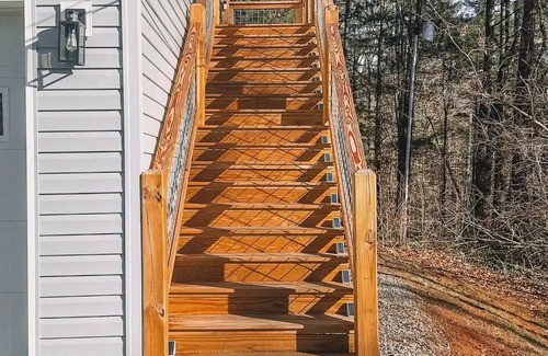 Weaverville Apartment | Murphy's Loftnn