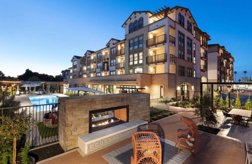 Sunnyvale Condo | Murphy Station 2BR Condo w Pool and Gym