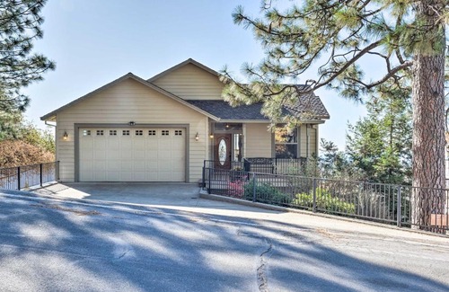 Forest Meadows House | Murphys Retreat with Canyon Views and Game Room