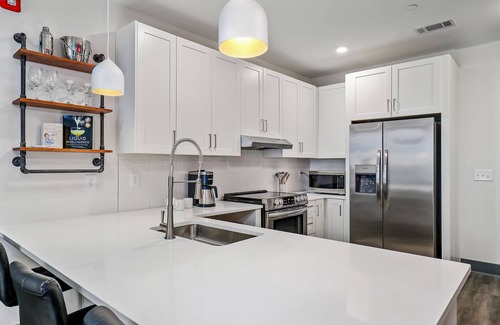Rolling Mill Hill Condo | Muse Centrally located Nashville home near hot spots with elevator & central AC