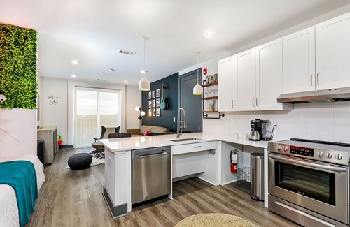 Rolling Mill Hill Condo | Muse Centrally located Nashville home near hot spots with elevator & central AC