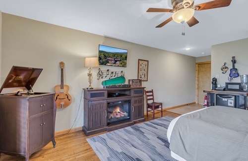 Stanardsville House | Music of the Mtns Rm. 203