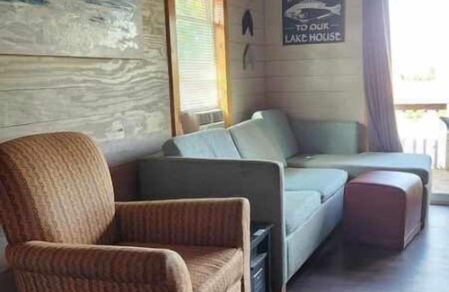 Fremont Cabin | Muskie Cabin - Fremont, WI