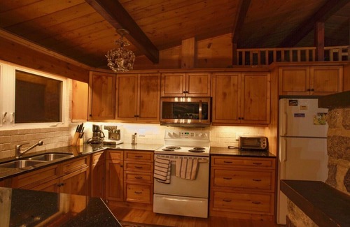 Huntsville Cottage | Muskoka Hideaway on Lake Of Bays