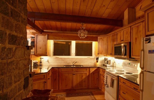 Huntsville Cottage | Muskoka Hideaway on Lake Of Bays