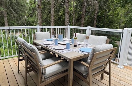 Bracebridge Cottage | Muskoka River Retreat - Where Nature Meets Elevated Comfort