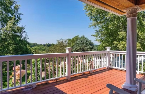 Galax House | Must see 4/3 Family/Pet Friendly+Pool&hot tub