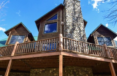 Russell House | Must see Lodge & Nature Preserve!