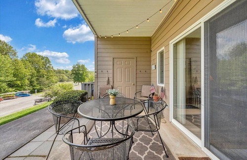 Huddleston Apartment | MV70 - 2 Bedroom condo at Mariners SML