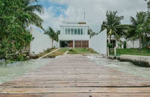 Othon P. Blanco Apartment | Villa with Pool and Jacuzzi facing beach K NAJ