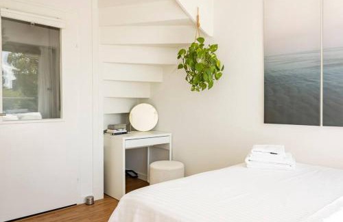 Nieuw-West Apartment | My Apartment on the Water